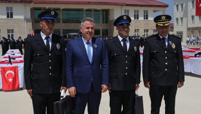 Adana’da 602 polis adayı mezun oldu