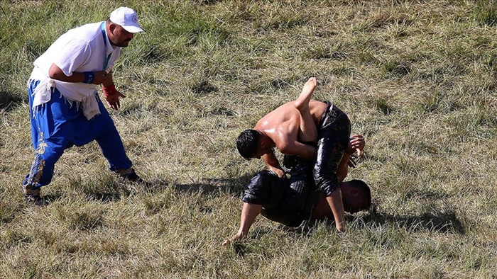 Tarihi Kırkpınar Yağlı Güreşleri'nde Antalyalı pehlivanlar ön plana çıktı