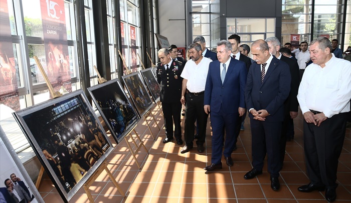 Adana'da "15 Temmuz Fotoğraf Sergisi" açıldı