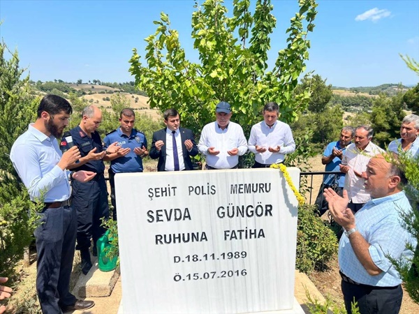 Adana'da 15 Temmuz şehidi Sevda Güngör, kabri başında anıldı