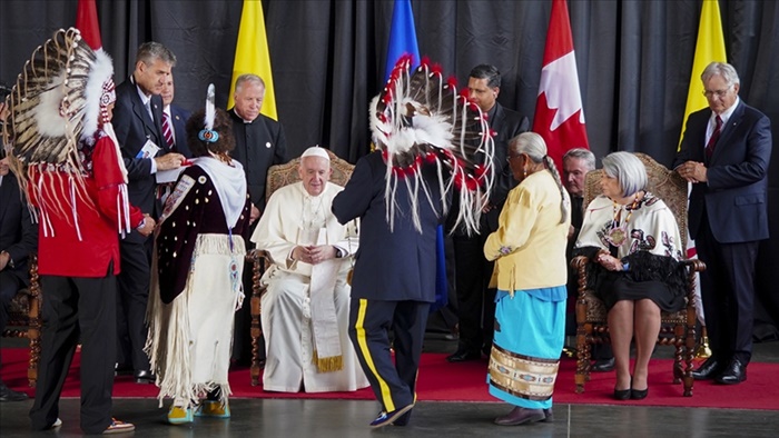 Papa Franciscus, Kanada'da kilise okullarındaki istismarlar nedeniyle özür diledi