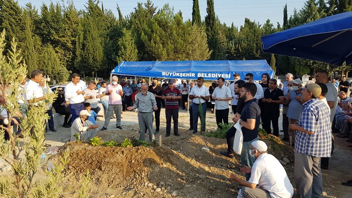 Emekli Adana Müftüsü Mehmet Barış dualarla toprağa verildi..