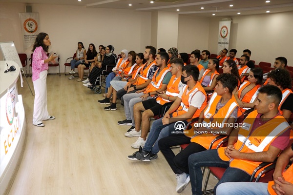 Adana'da lösemiyi yenen gençler etkinlikte buluştu