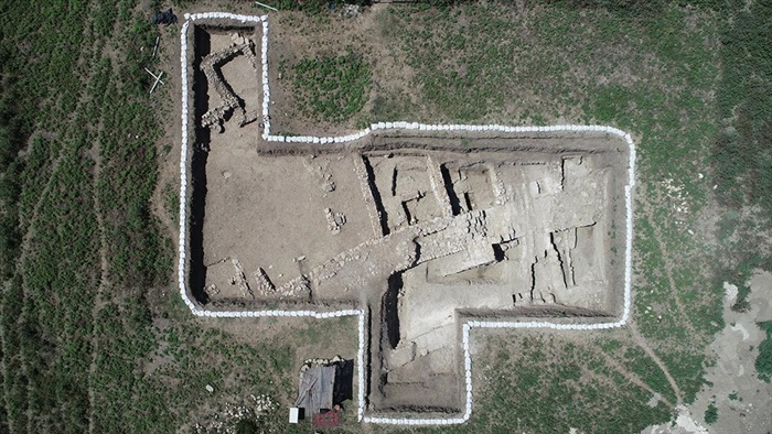 Sirkeli Höyüğü'nde Tunç ve Demir çağlarına ait kalıntılar gün yüzüne çıkarılıyor