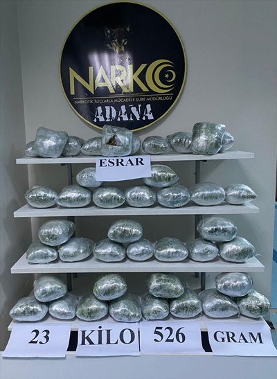 Adana'da 17 kilo 700 gram esrar ele geçirilen tırın sürücüsü tutuklandı