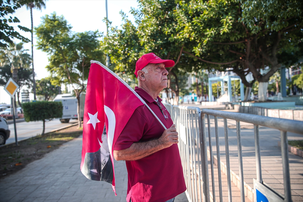 Büyük Önder Atatürk'ü anıyoruz