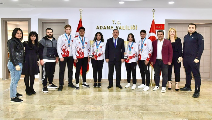 Dünya Gençler Kick Boks Şampiyonlarından Vali Elban’a Ziyaret