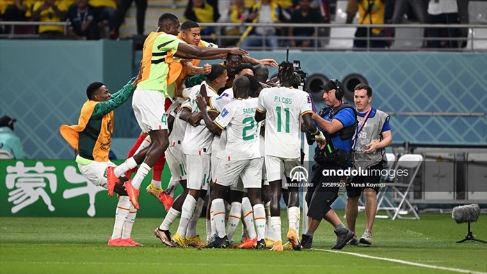 Senegal, Ekvador'u 2-1 yenerek son 16 turuna yükseldi