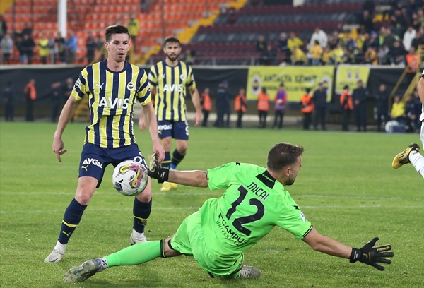 Fenerbahçe, Atakaş Hatayspor'u 4-0 mağlup etti.