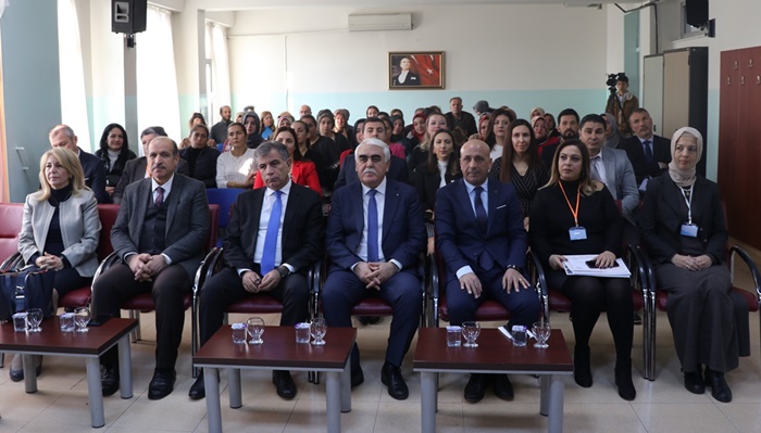 Adana'da "Aile Okulu Veli Eğitimi" sertifika töreni düzenlendi