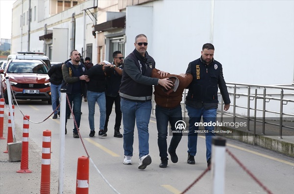 Adana merkezli dolandırıcılık operasyonunda 44 zanlı yakalandı