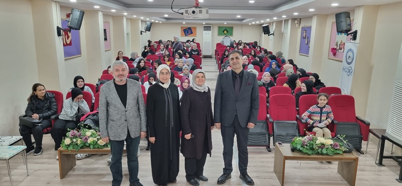 Hümeyra Ökten Kız Anadolu İmam Hatip Lisesinde 5 Ocak Kutlama Programı Yapıldı