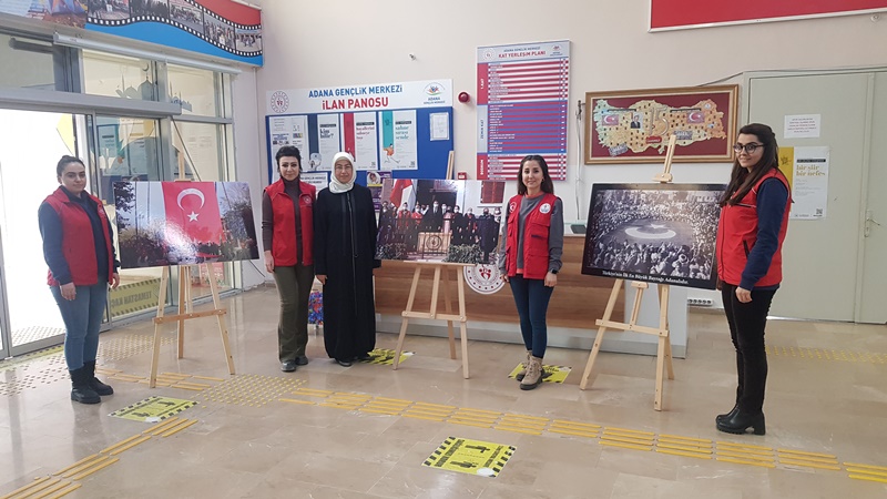 Adana Gençlik Merkezi’nde 5 Ocak fotoğraf sergisi açıldı.