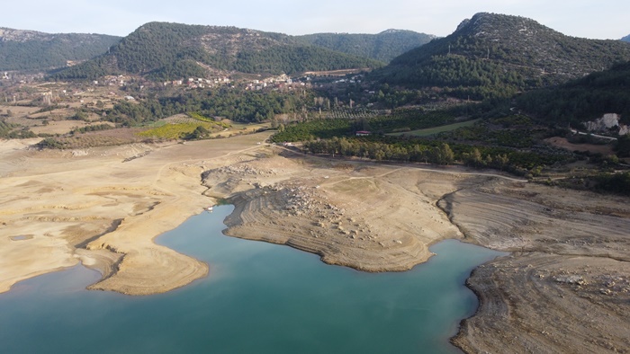 Kuraklık tehlikesi: Adana Kozan Barajında su seviyesi yüzde 27'ye düştü