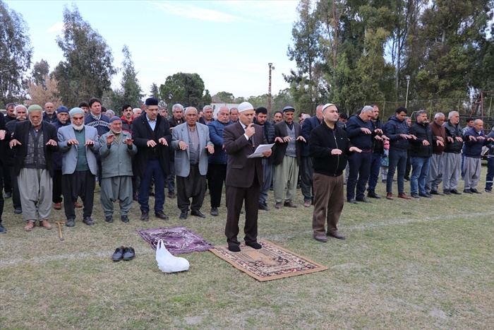 Adana'da yağmur duasına çıkıldı