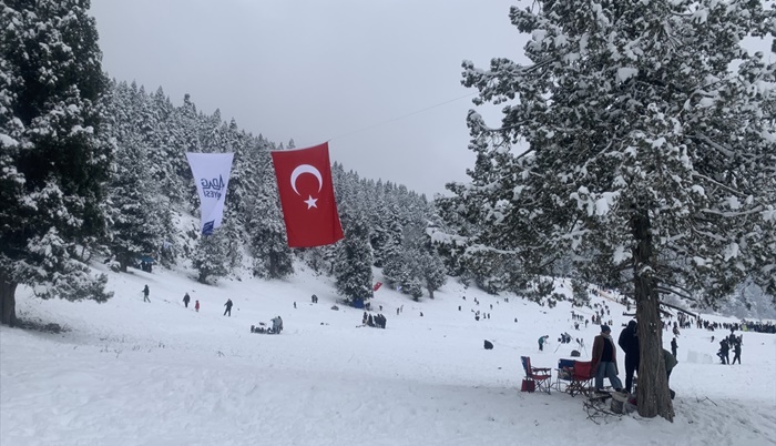 Adana'da 5. Kardan Adam Şenliği düzenlendi