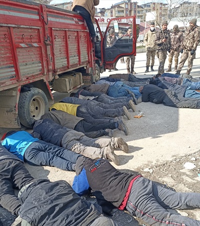 Hatay'da hırsızlık şüphelileri, özel harekat polislerince yakaladı