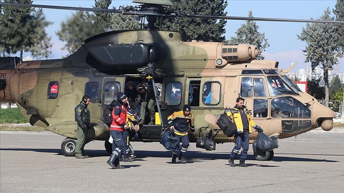 Deprem bölgelerinin "lojistik üssü" Adana Havalimanı'nda hareketlilik sürüyor