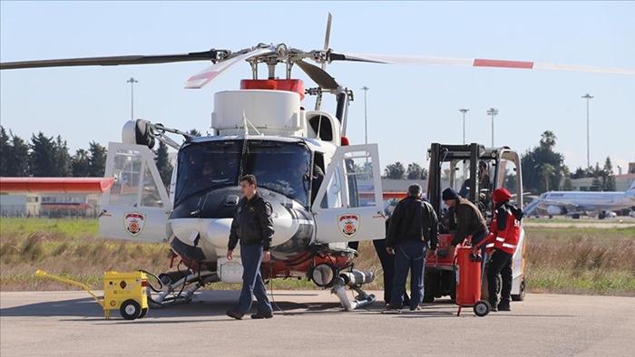 Adana'dan Hatay Samandağ'a askeri helikopterle jeneratör sevkiyatı yapılıyor