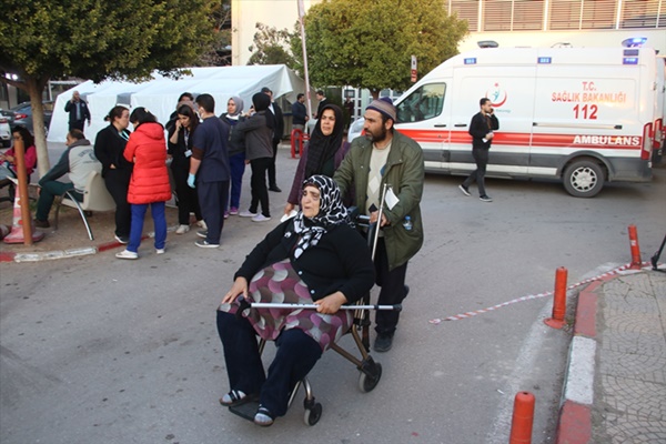 Çukurova Üniversitesi Tıp Fakültesi Balcalı Hastanesi "deprem güçlendirmesi" için boşaltılıyor