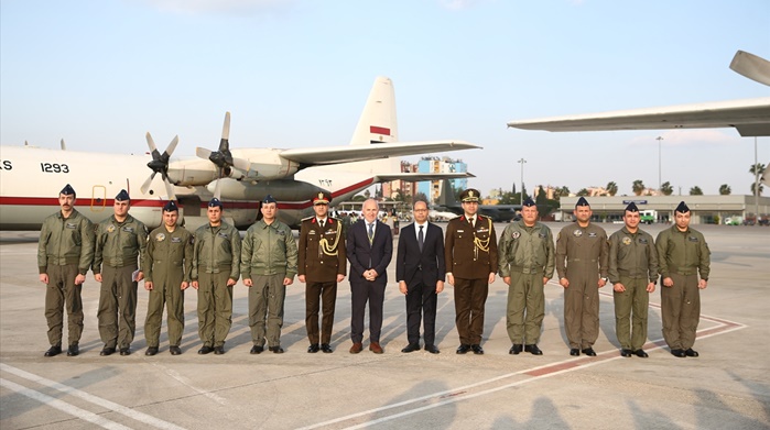 Mısır'ın ilaç ve tıbbi malzeme yardımlarını taşıyan iki askeri uçak Adana'ya ulaştı