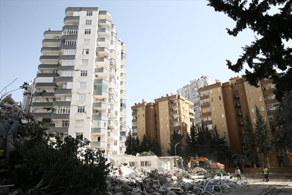 Olağanüstü hal kapsamında deprem bölgesindeki ekonomik hayata ilişkin düzenlemelere gidildi