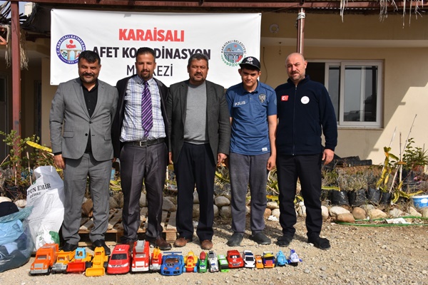 Rehabilitasyon Merkezinde Kalan Özel Öğrenci Oyuncaklarını Depremzede Çocuklara Gönderdi.