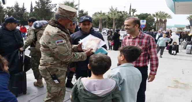 Azerbaycan arama-kurtarma ekibi Adana'dan ülkelerine uğurlandı