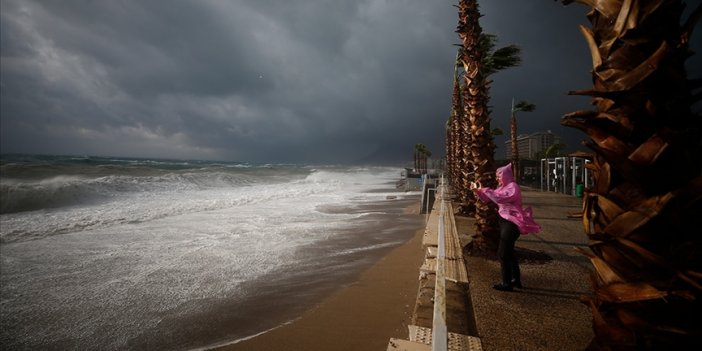 Türkiye geneli için cumartesiden itibaren yağış ve fırtına uyarısı yapıldı