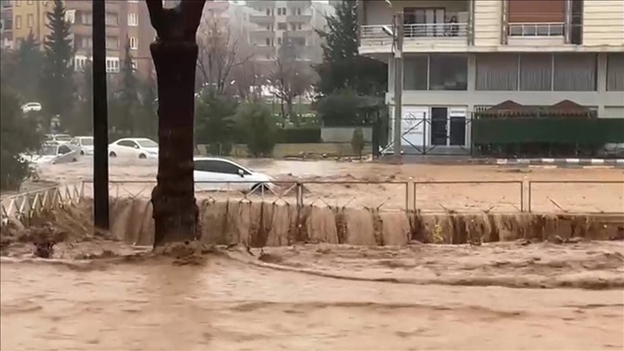 Şanlıurfa’da sağanak nedeniyle eğitime ara verildi