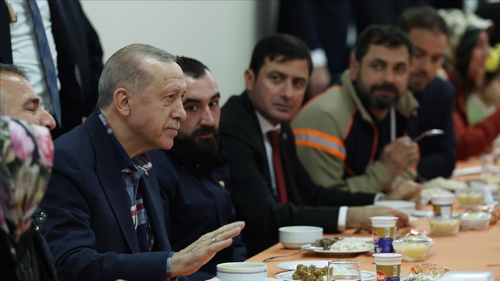 Cumhurbaşkanı Erdoğan, Balıkesir'de depremzedelerle bir araya geldi