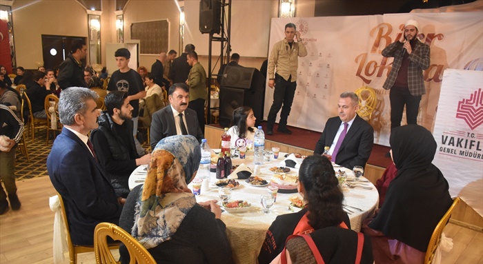 Adana'da "Birr Lokma Bin Sofra" iftar programı düzenlendi