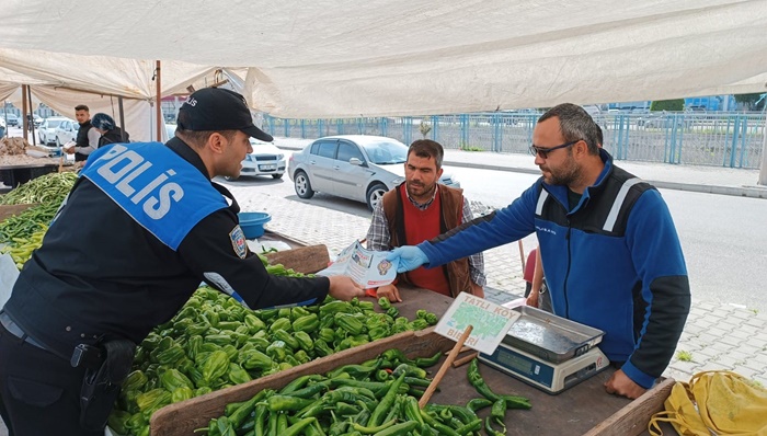 Gerçek polis cami, okul, çarşı ve pazarda "sahte polis" uyarısı yaptı