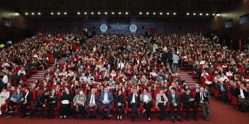 Antakya Medeniyetler Korosu, Adana’da depremden sonra ilk kez seyirci karşısına çıktı