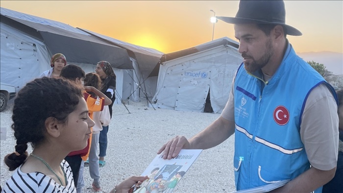 Boşnak asıllı Avustralyalı oyuncu Reshad Strik depremzedeleri yalnız bırakmıyor