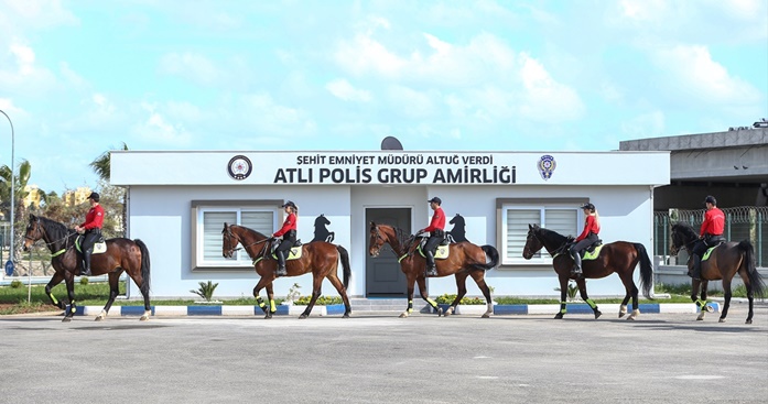 Atlı polisler toplumun huzur ve güvenliği için her an göreve hazır