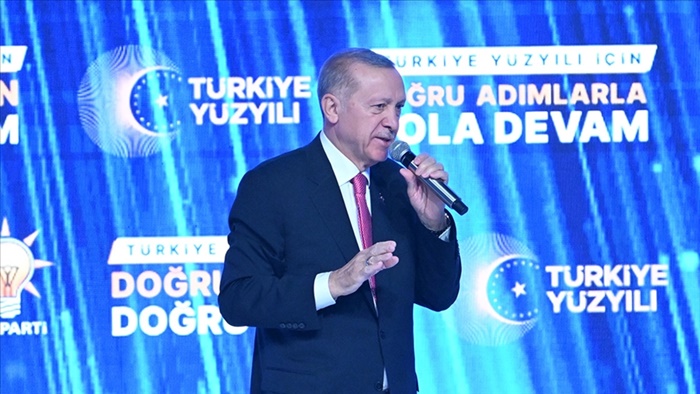 Cumhurbaşkanı Erdoğan: Yükseköğrenimdeki gençlerimize cep telefonu ve bilgisayar ediniminde vergi muafiyeti sağlayacağız