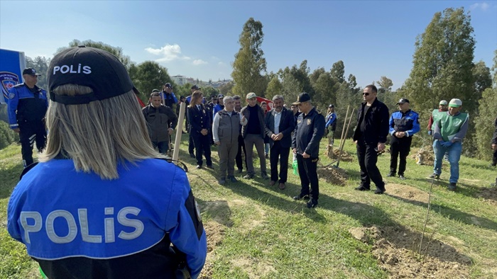 Adana'da Polis Haftası kapsamında fidan dikildi