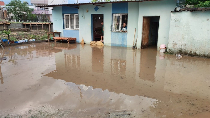 Adana'da sağanak ve dolu etkili oldu