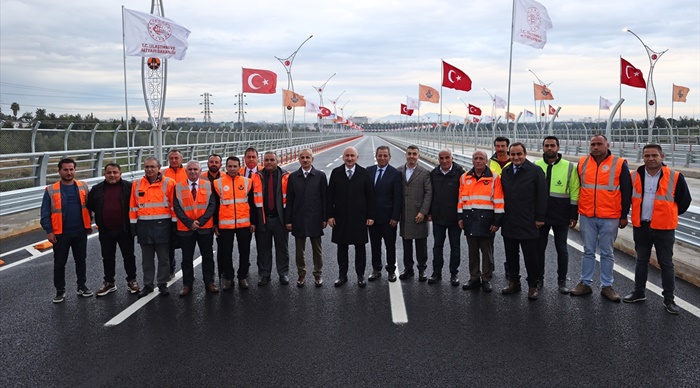 Karaismailoğlu, yarın açılacak Adana 15 Temmuz Şehitler Köprüsü'nü inceledi