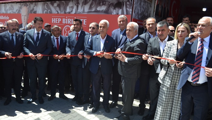 Feke'de MHP Seçmen İletişim Merkezi açıldı