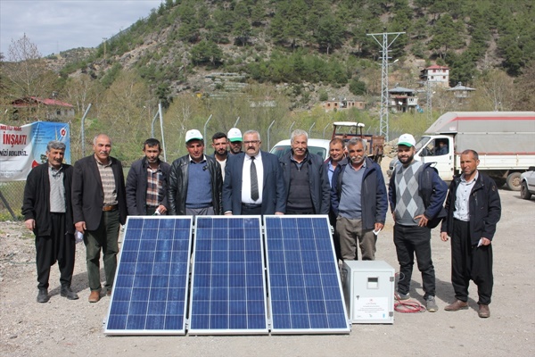 Adana'da 197 besiciye buzdolabı ve güneş enerjisi paneli dağıtıldı