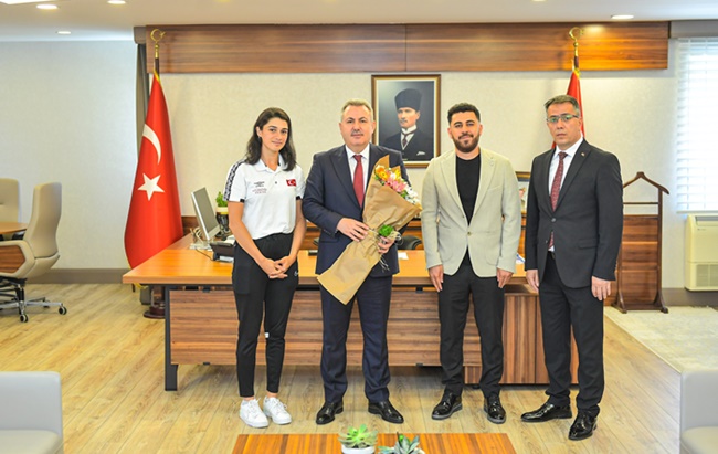 Çukurova'da 19 Mayıs Atatürk'ü Anma, Gençlik ve Spor Bayramı kutlanıyor