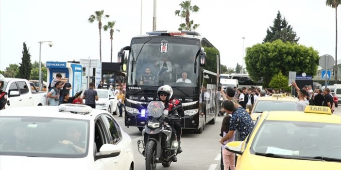 Beşiktaş kafilesi Adana'ya geldi