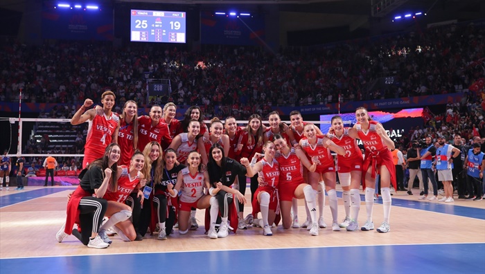 "Filenin Sultanları" FIVB Milletler Ligi'nde Final Etabı'na kalmayı garantiledi