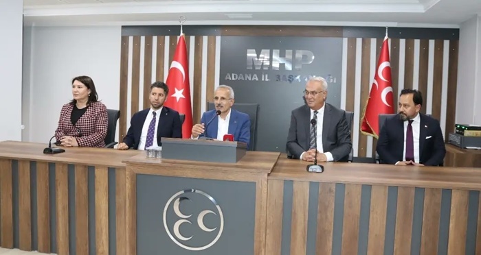 Bakan Uraloğlu: Adana'da AK Parti ve MHP il başkanlıklarını ziyaret etti