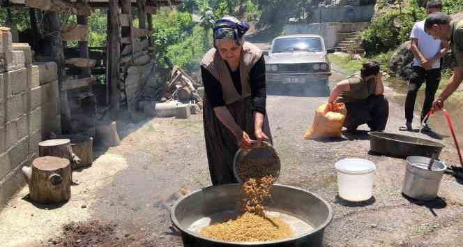 Köylülerin kışlık bulgur mesaisinde kazanlar kaynamaya başladı