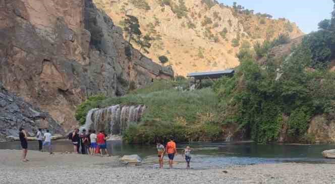 Adana'da gölete giren genç boğuldu