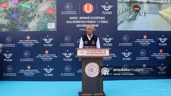 Bakan Uraloğlu: Mersin-Gaziantep arasındaki seyahat süresi 2 saat 15 dakikaya düşecek