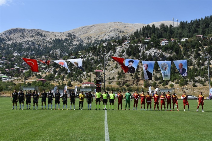 Kızıldağ Yaylası Köylerarası Futbol Turnuvası'nda finalistler belli oldu